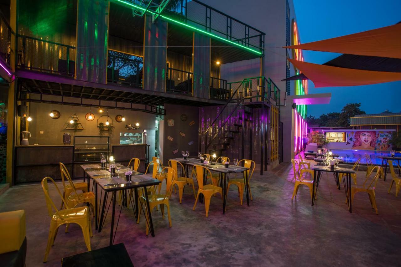 White Rabbit Hostel Siem Reap (Adults Only) Dış mekan fotoğraf
