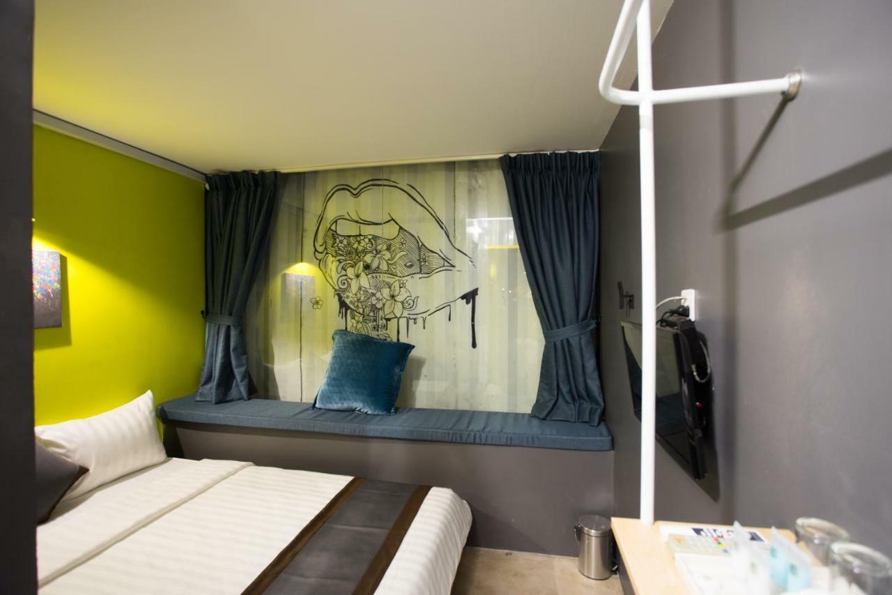 White Rabbit Hostel Siem Reap (Adults Only) Dış mekan fotoğraf